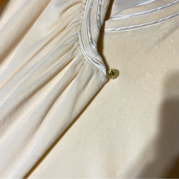 Vintage Conrad Elegant Cream Velvety Nightgown Housecoat Robe L - Picture 6 of 16